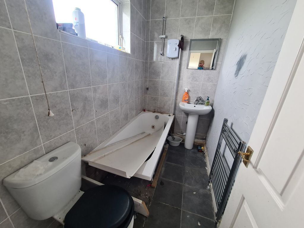Property photo 3 of 5