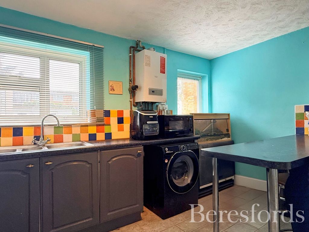 Property photo 3 of 12 Picture No. 10