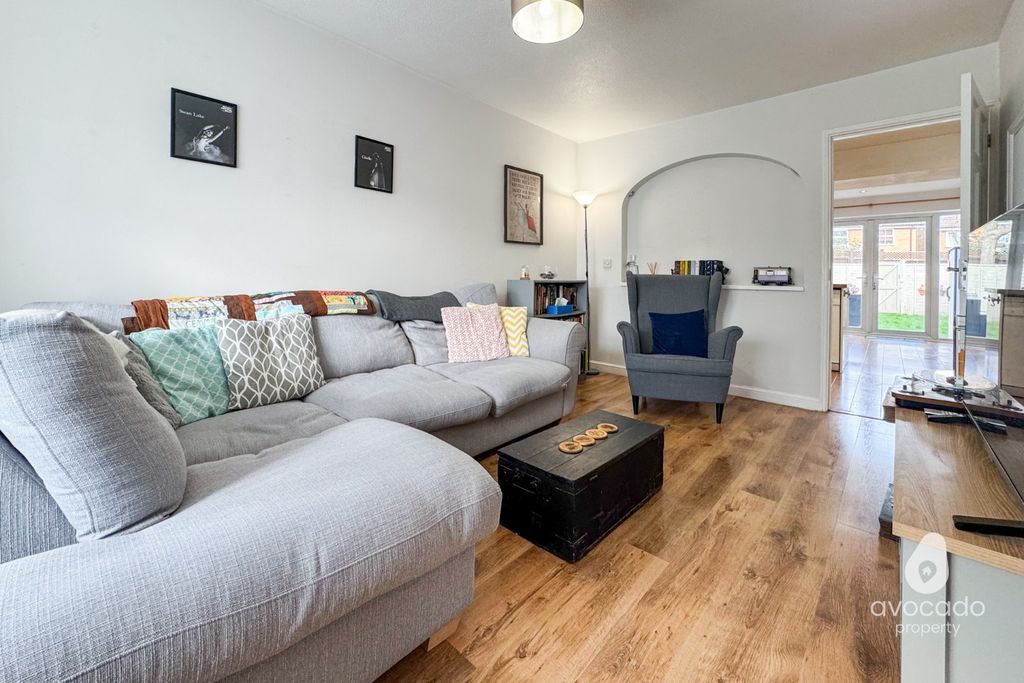 Property photo 3 of 14 4875745