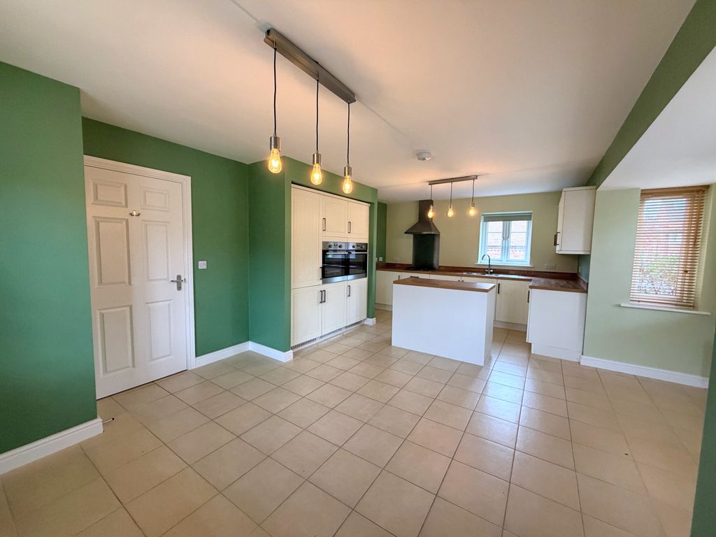 Property photo 3 of 26 729F18Ab6c2633Fe2F2Fb5E0F5A82B0B2Bce3ce4.Jpeg