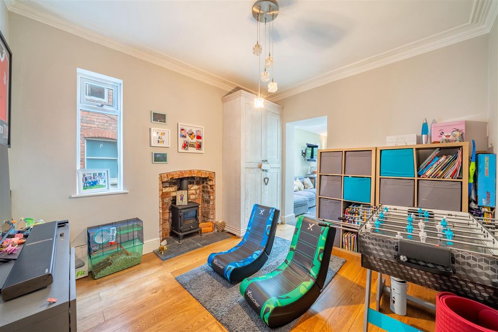 Property photo 3 of 17