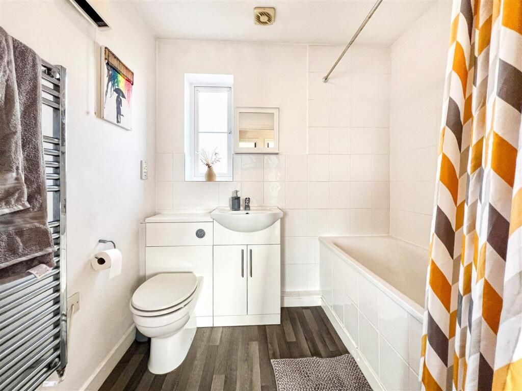 Property photo 3 of 6 Bathroom