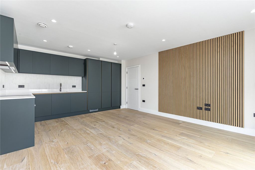 Property photo 1 of 10 Picture No. 17
