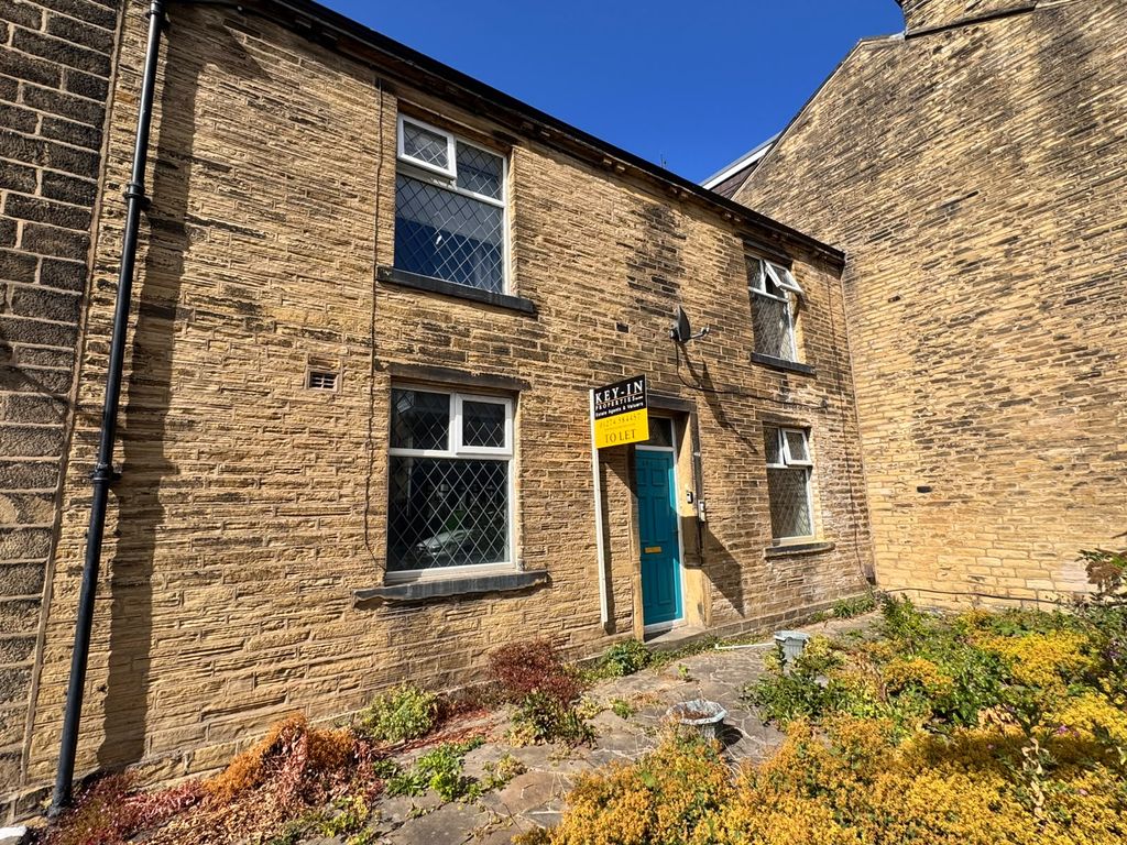 Property photo 1 of 6 Fabulous 2 Bedroom Ground Floor  Furnished, Maisonette - Thackley (Bd10)