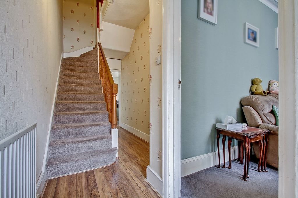 Property photo 2 of 16