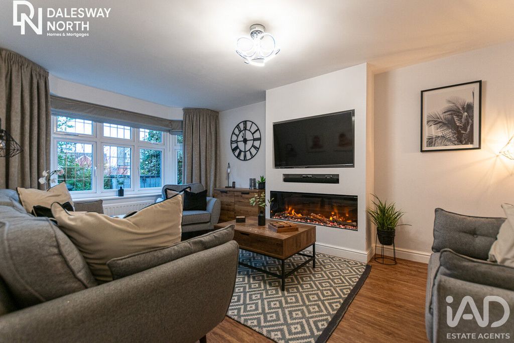 Property photo 2 of 22