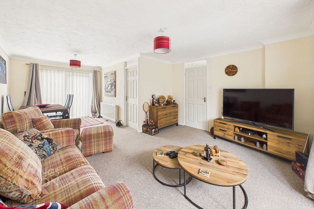 Property photo 2 of 18