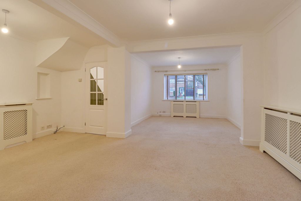 Property photo 3 of 17 Living Room