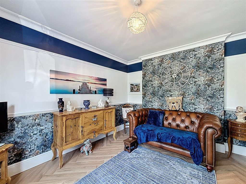 Property photo 3 of 30 Sitting Room/ Bedroom 4