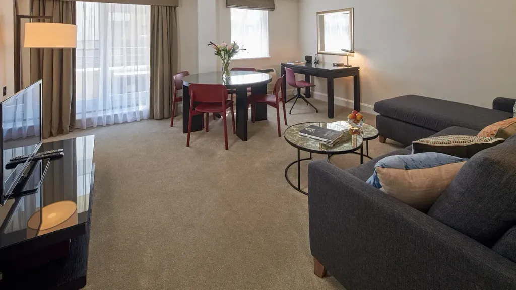 Property photo 1 of 6