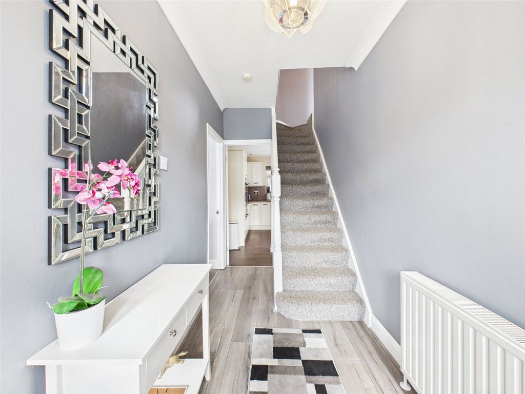 Property photo 2 of 22 Hallway