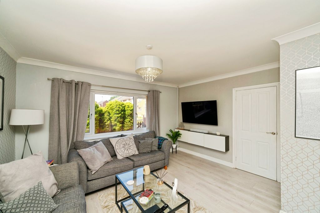 Property photo 3 of 16 Pbox-Img.Jpg