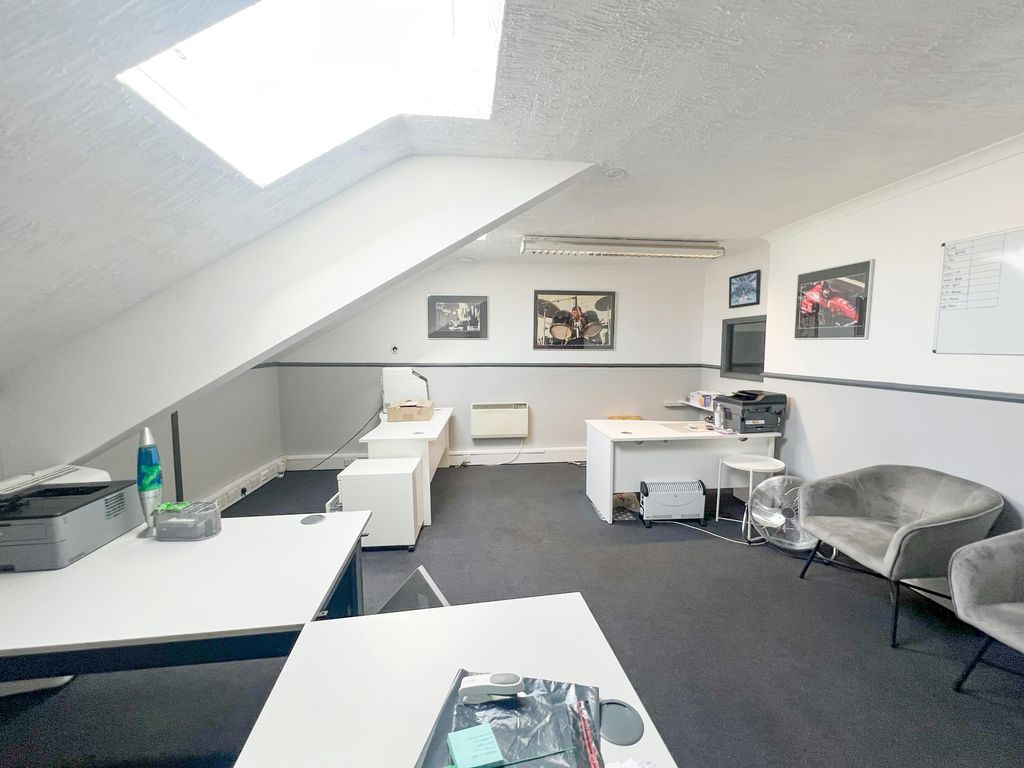 Property photo 2 of 8 Img_9044.Jpg