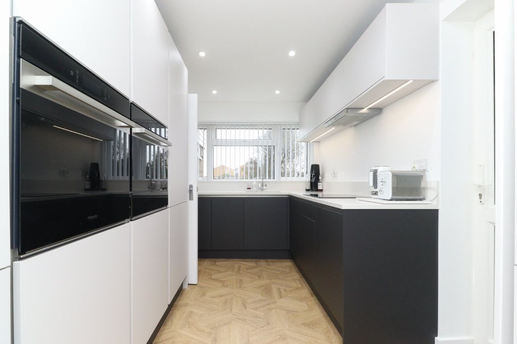 Property photo 2 of 15 Picture 2