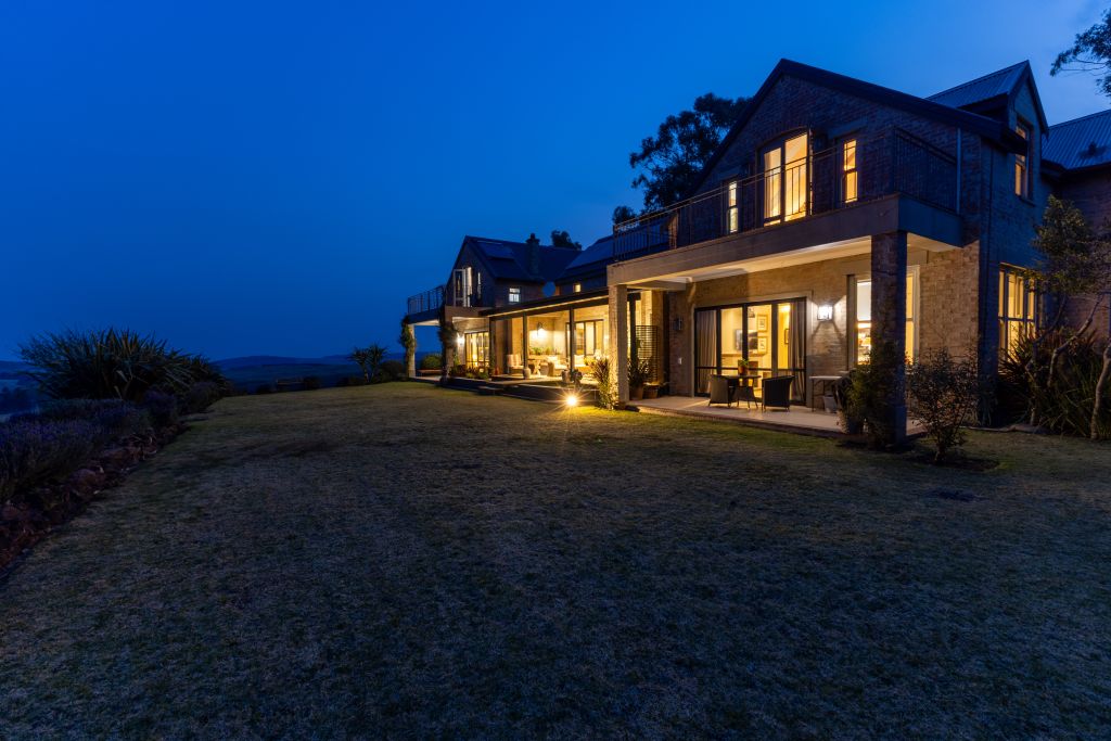 Property photo 1 of 34 Picturesque Setting