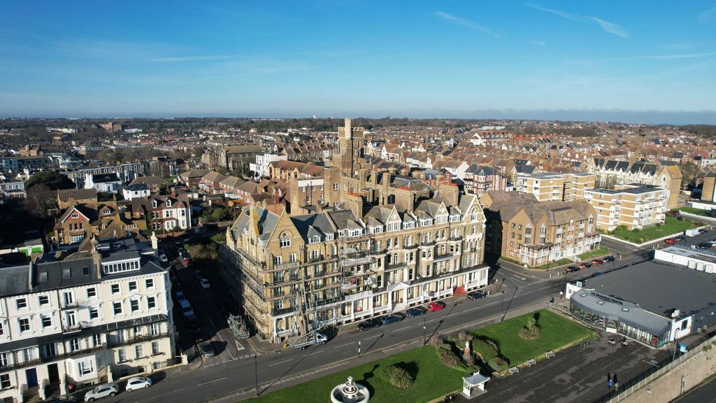 Property photo 2 of 26