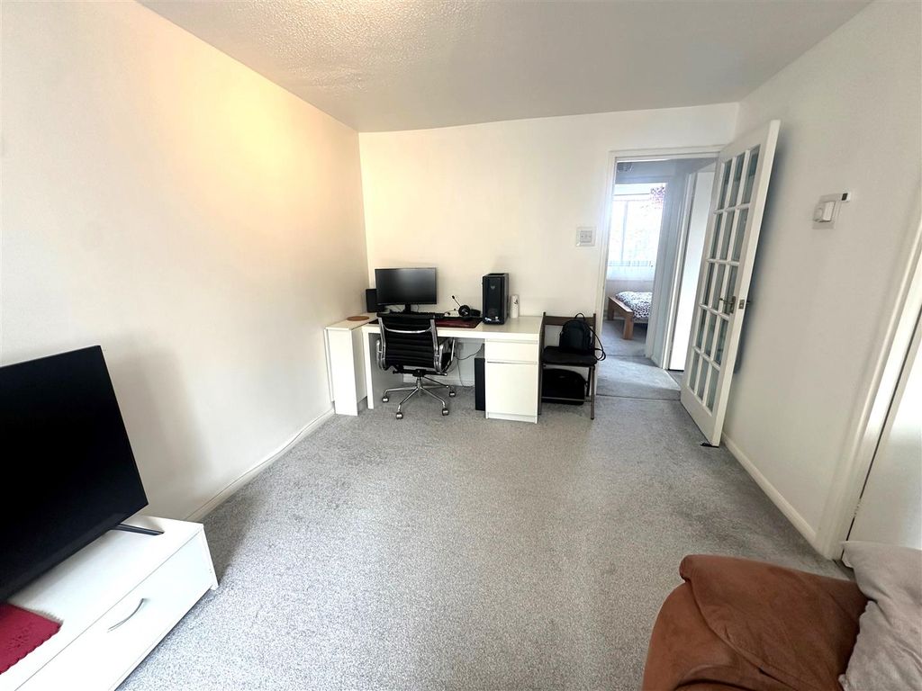 Property photo 2 of 6 Coopers Estate Agents