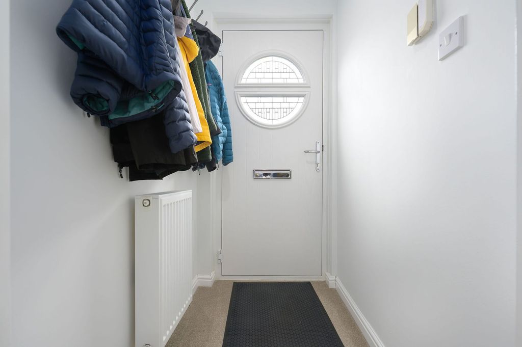 Property photo 2 of 41