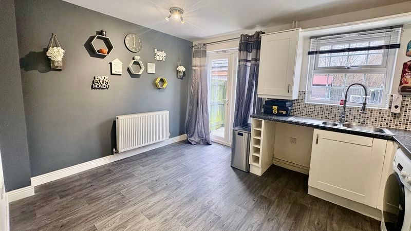 Property photo 2 of 13 Photo 4