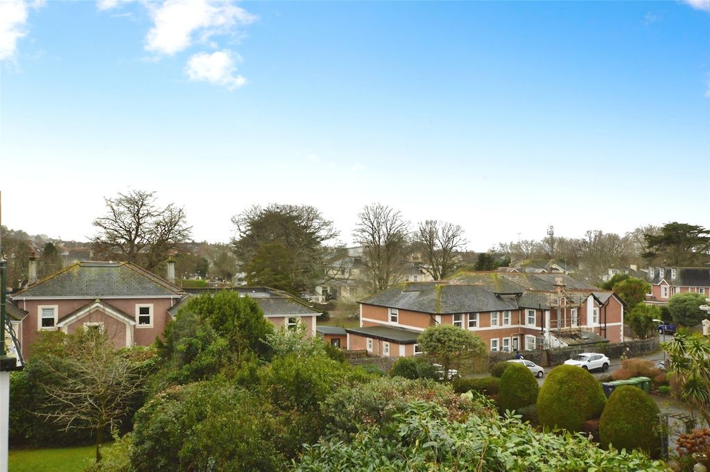 Property photo 3 of 10 Views