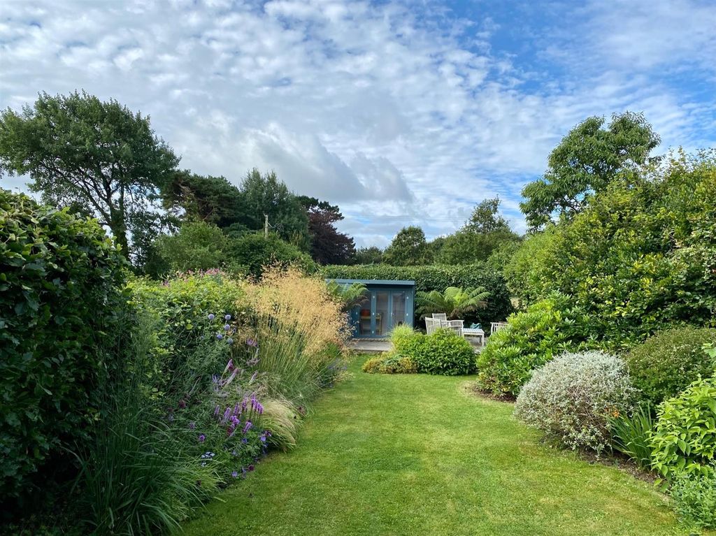 Property photo 2 of 14 Garden 2.Jpg