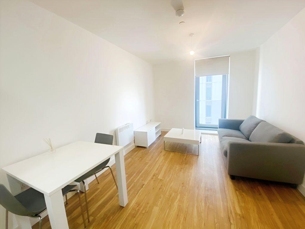 Property photo 3 of 7 Lounge222