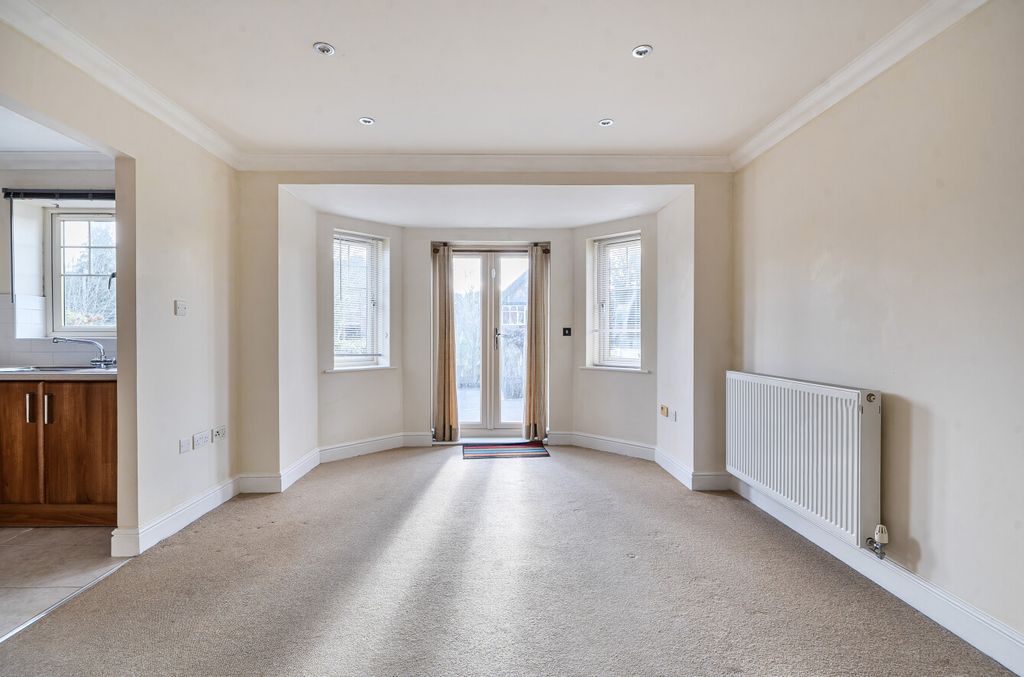 Property photo 2 of 21 1401606-11-696Fa4...