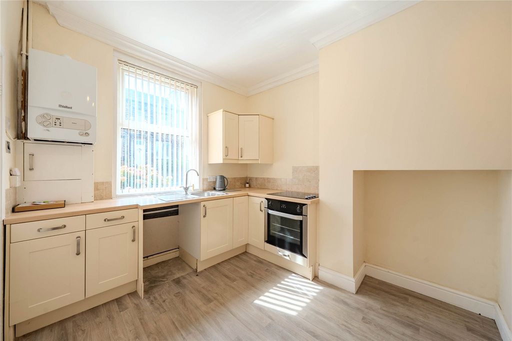 Property photo 3 of 11 Picture No. 30