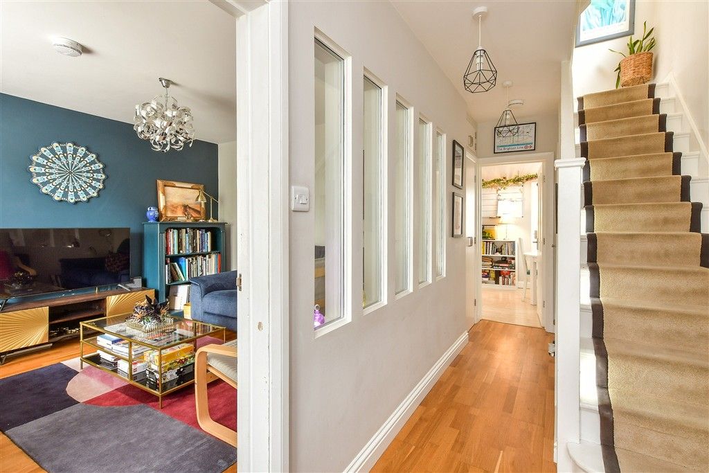 Property photo 1 of 18 Entrance Hall