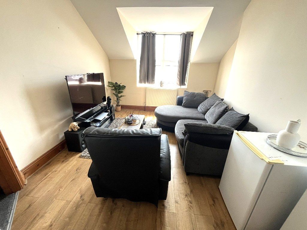 Property photo 2 of 6 Lounge