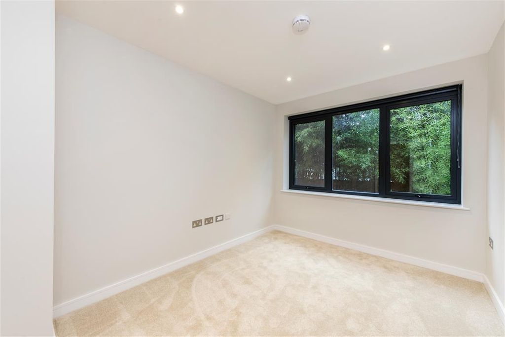 Property photo 2 of 13 1