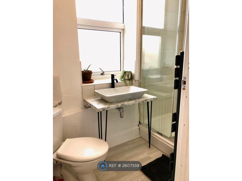 Property photo 3 of 12 Bathroom With Slid Marble Basin