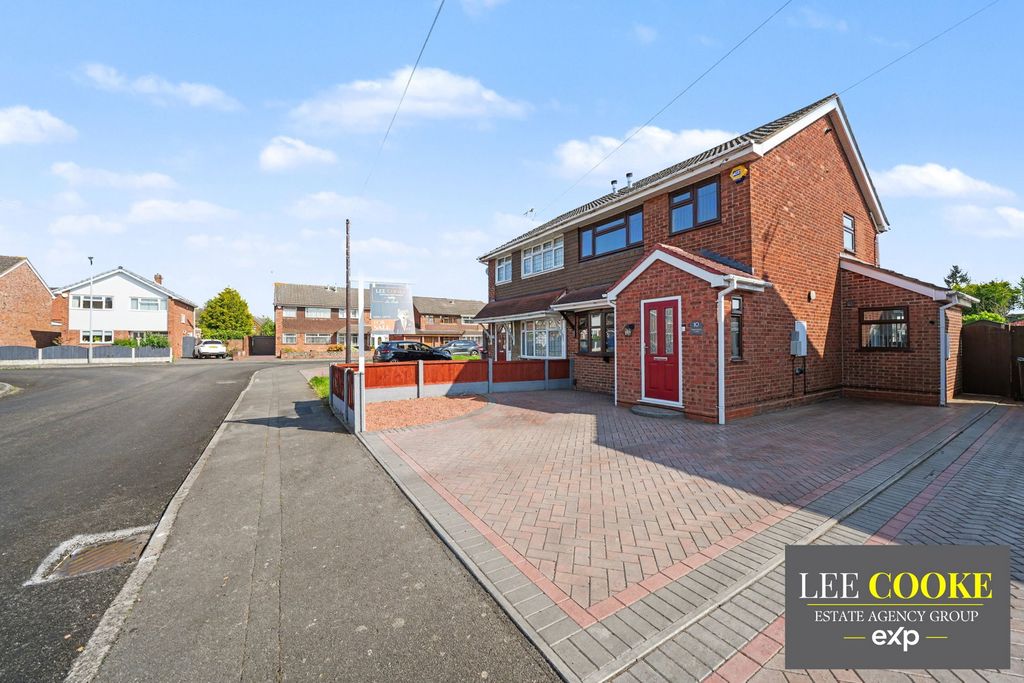 Property photo 1 of 31