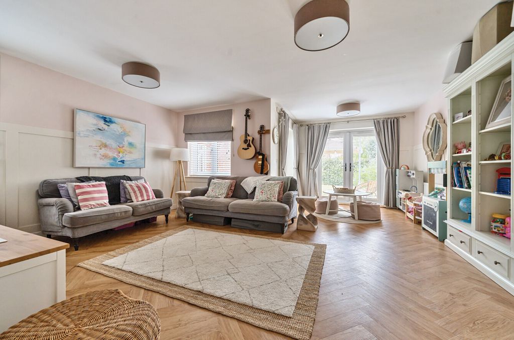 Property photo 3 of 21 1320118-22-686E6A...