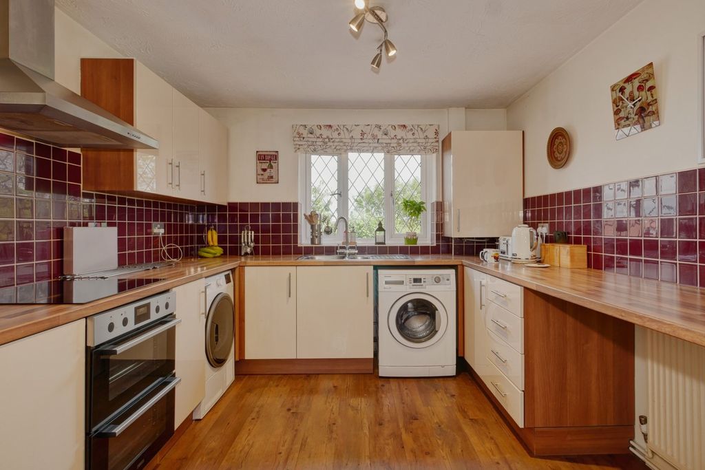 Property photo 2 of 17
