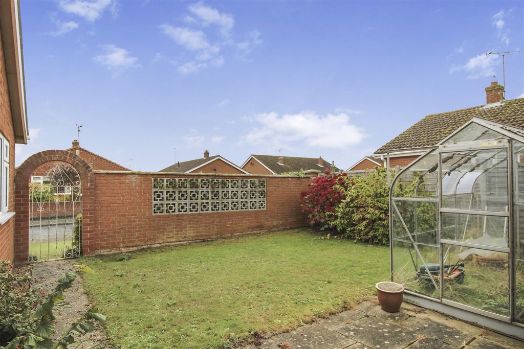 Property photo 2 of 14 Garden