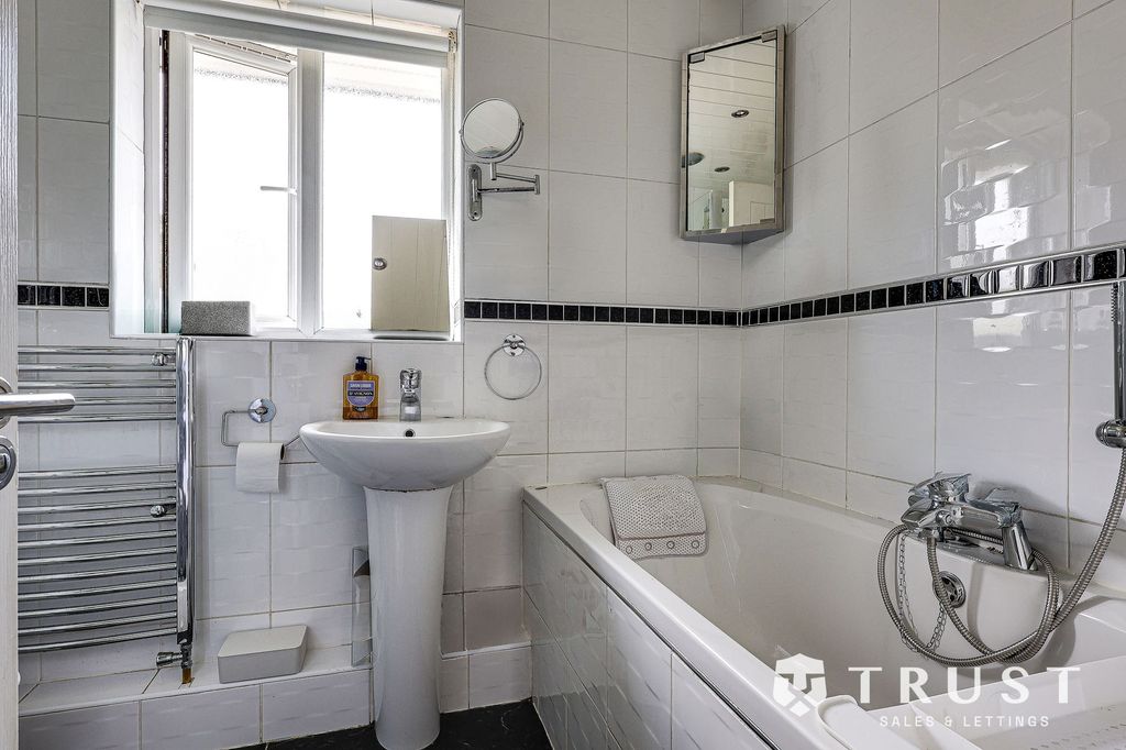 Additional image 26 of 3 bed detached house for saleGreenfields, Heckmondwike WF16