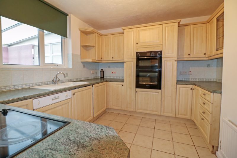 Property photo 3 of 8 Photo 7