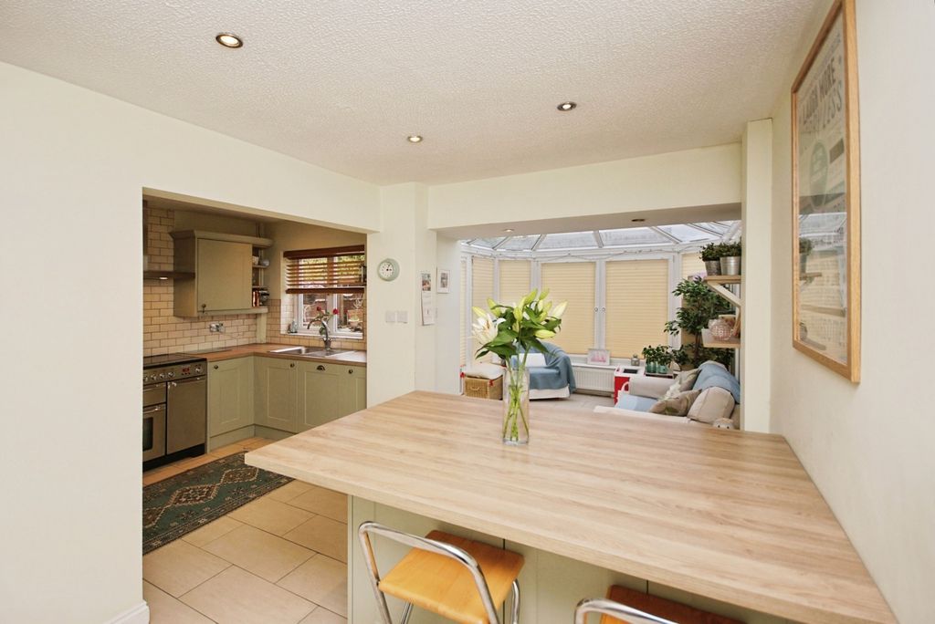 Property photo 2 of 18 Photo