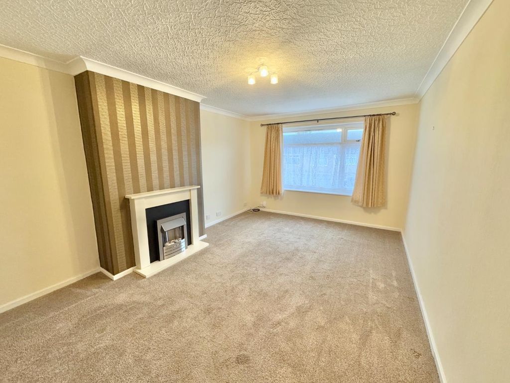 Property photo 2 of 10 Lounge