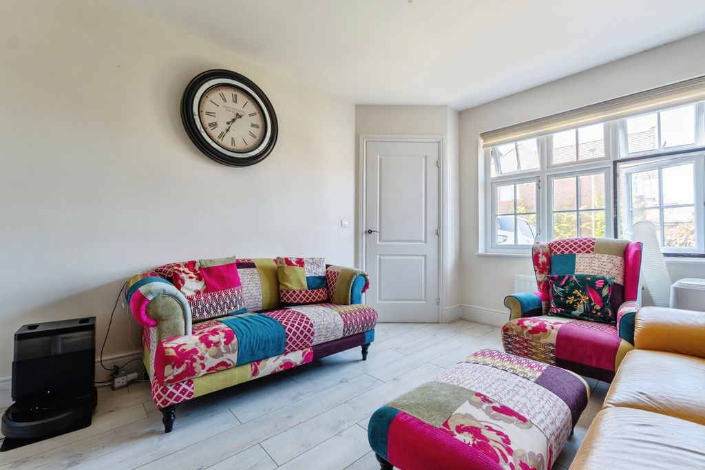 Property photo 2 of 19 Pbox-Img.Jpg