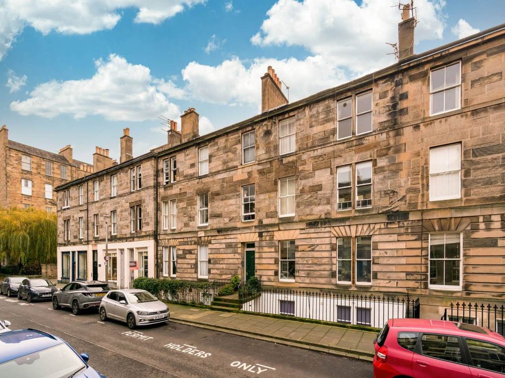 Property photo 1 of 17 66621_15-Tfl-Cumberlandst-001