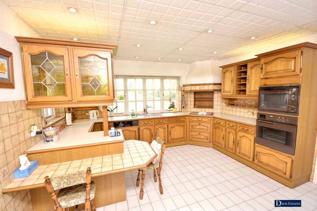 Property photo 3 of 24