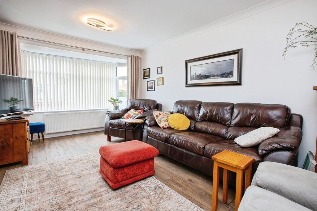 Property photo 3 of 16 Pbox-Img.Jpg