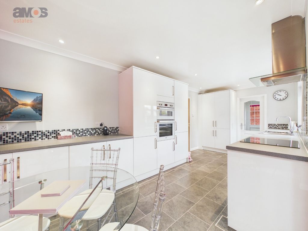 Property photo 3 of 21 5210845
