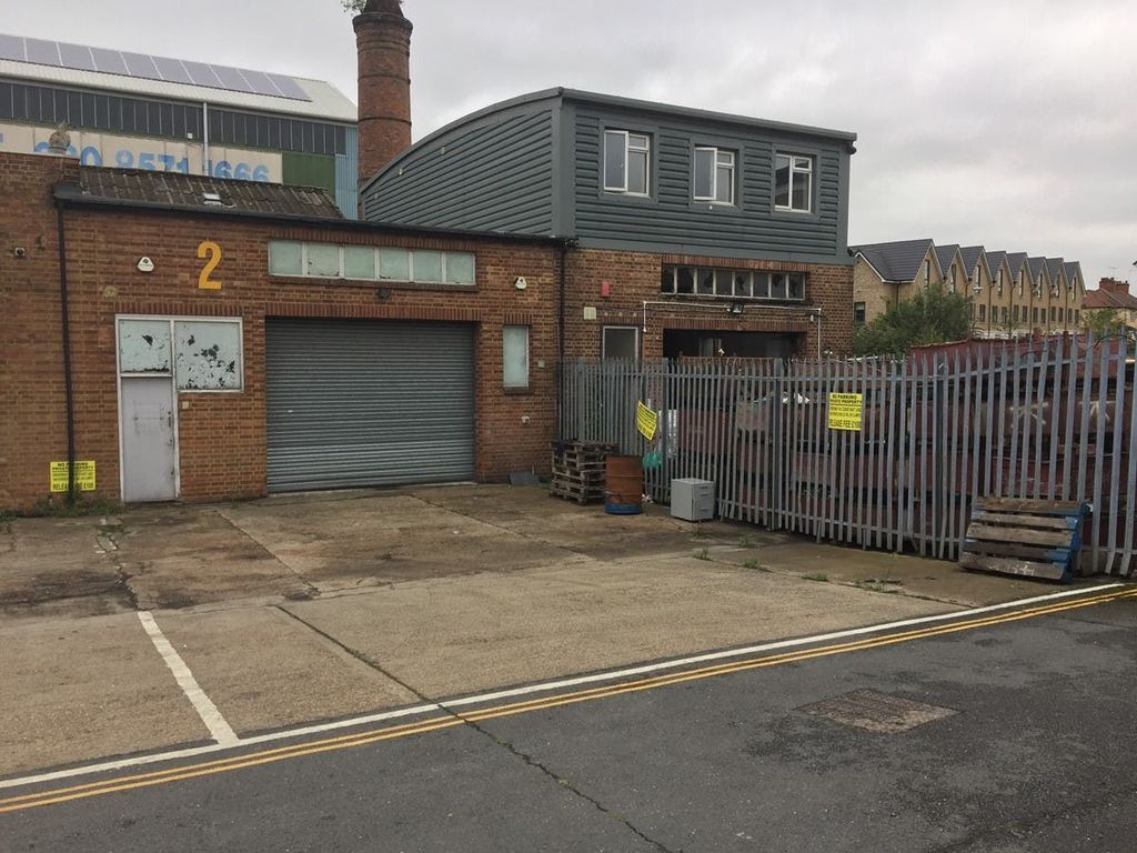 Property photo 1 of 5 Waterside Trading Centre  Unit 2 1.Jpg