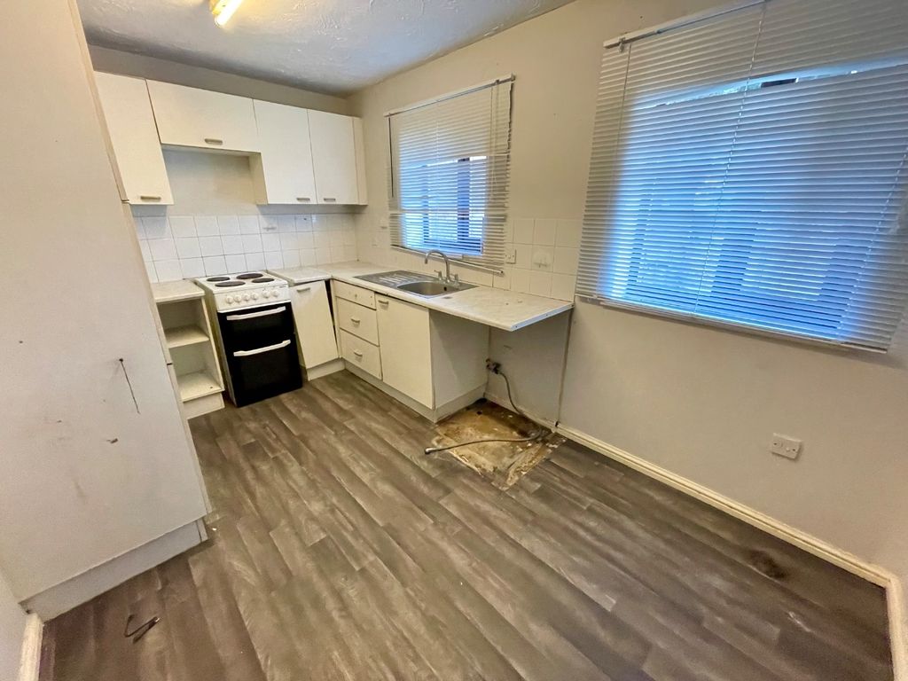 Property photo 3 of 6 4947213