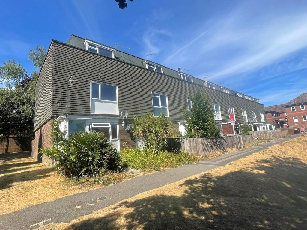 Property photo 1 of 7 External
