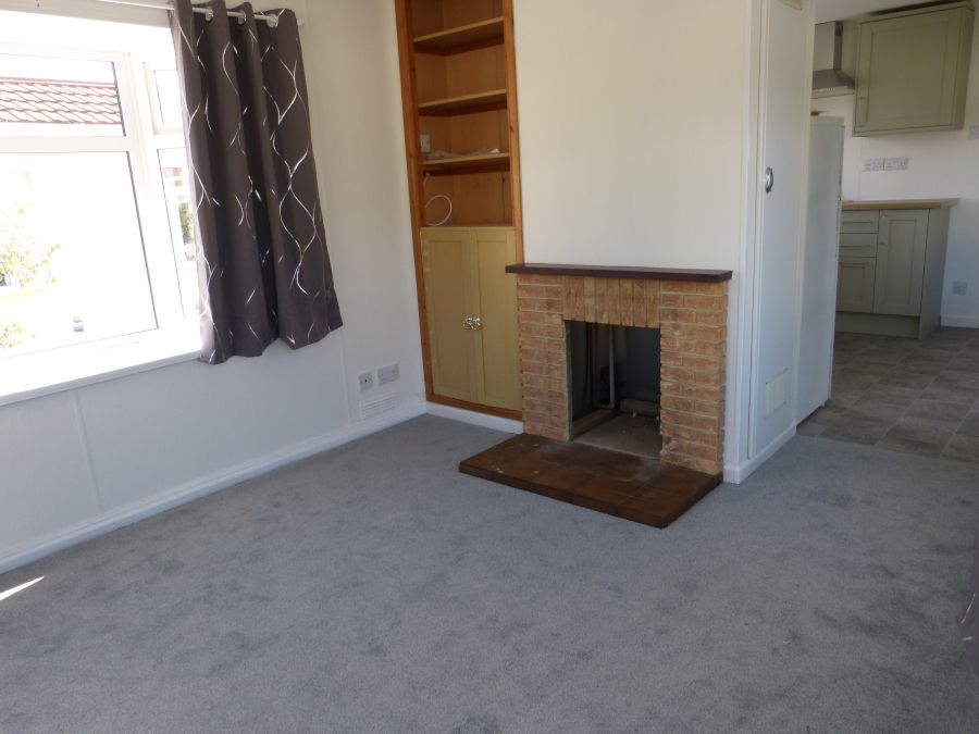 Property photo 3 of 13 Lounge