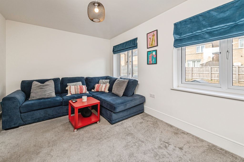 Property photo 3 of 18